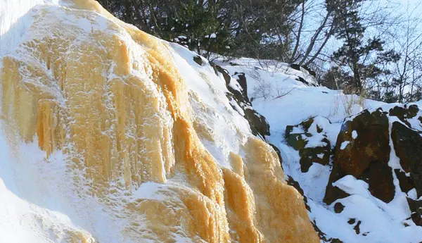 漫步在只有冬天才能去的雪原上