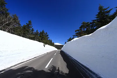 「Bandai-Azuma Skyline」雪地走廊
