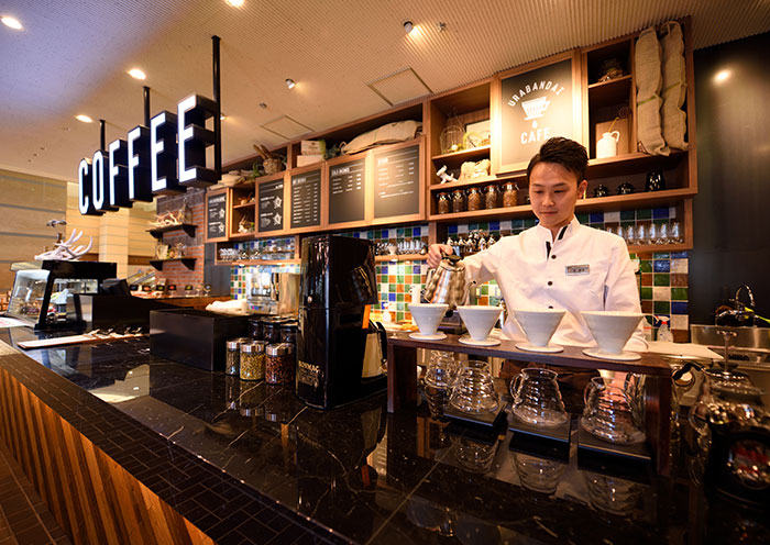 咖啡館“ Urabandai Cafe Cafe ”，您可以享用精心挑選的咖啡。