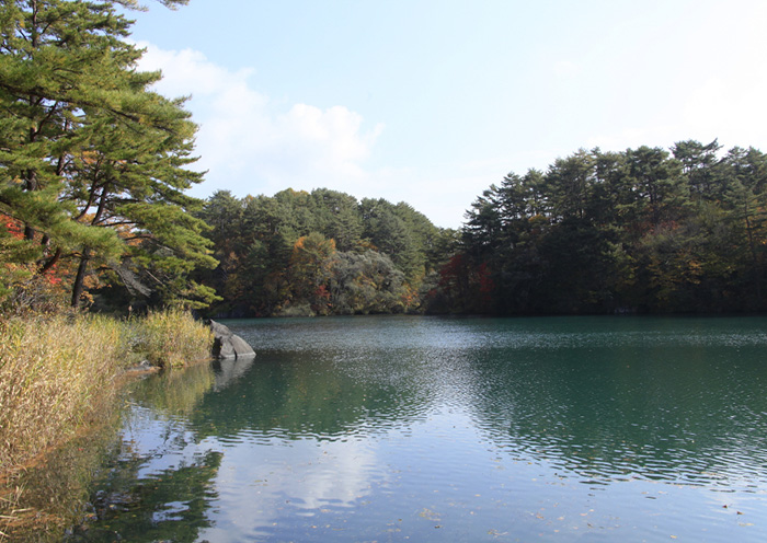 Goshikinuma Ponds Trail /裏磐梯地區。這裡適合所有年齡層的人群漫步，從兒童到老年人都可盡享樂趣。